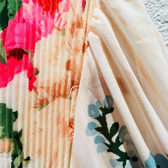 Ivory Floral Dress - Picture 8 of 13